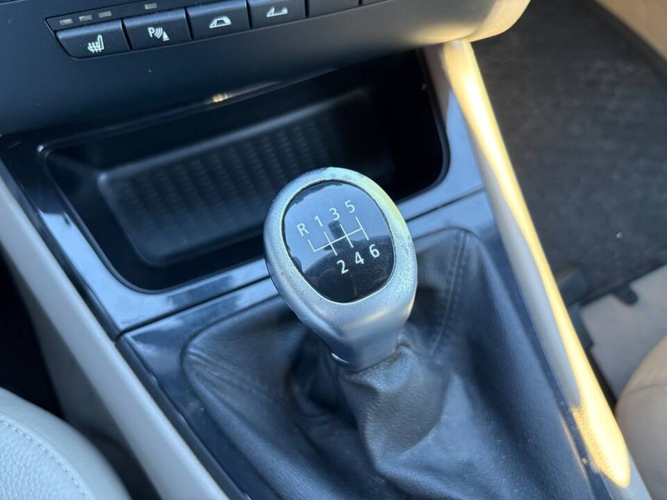Image 17/37 de BMW 125i (2009)