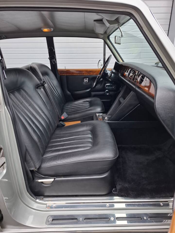 Imagen 7/28 de Rolls-Royce Silver Shadow I (1970)