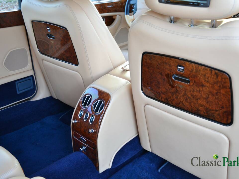 Bild 37/50 von Bentley Arnage Red Label (2002)