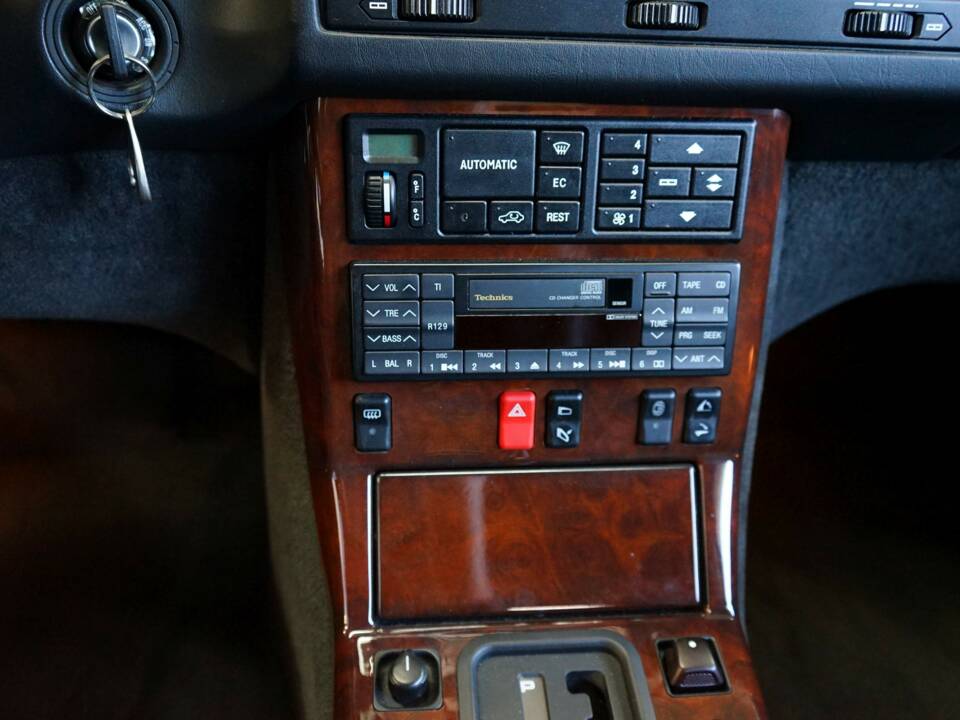 Image 35/42 of Mercedes-Benz 500 SL (1992)