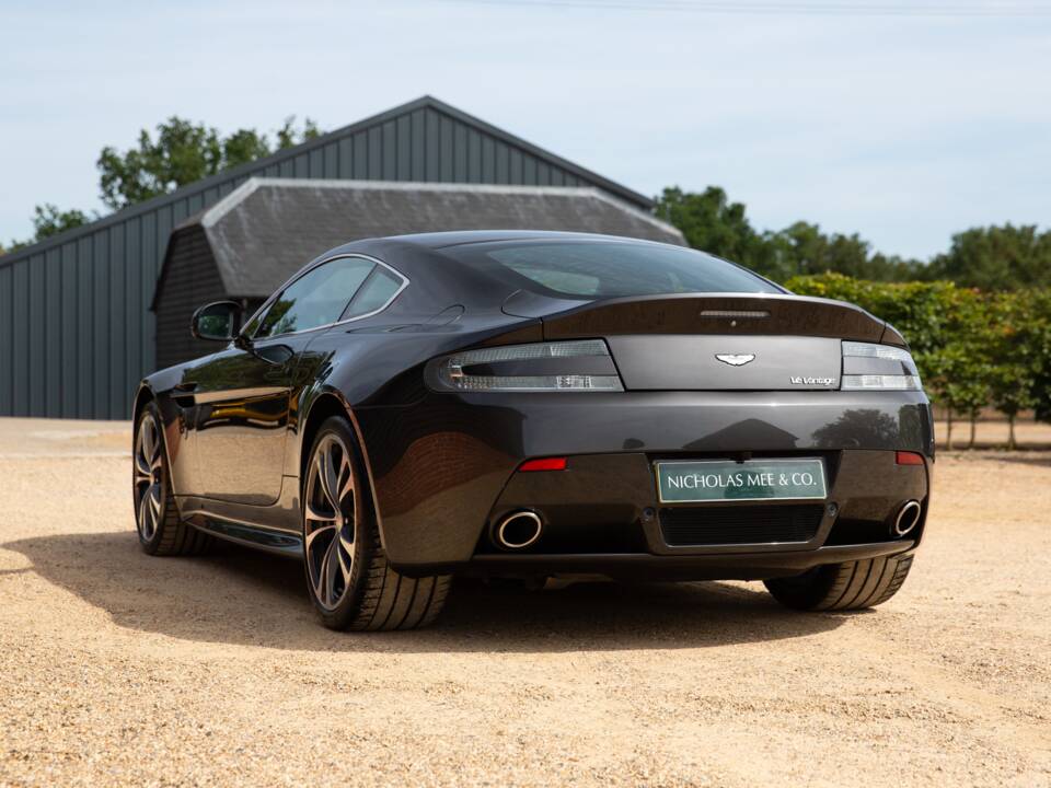 Bild 55/84 von Aston Martin V12 Vantage (2010)