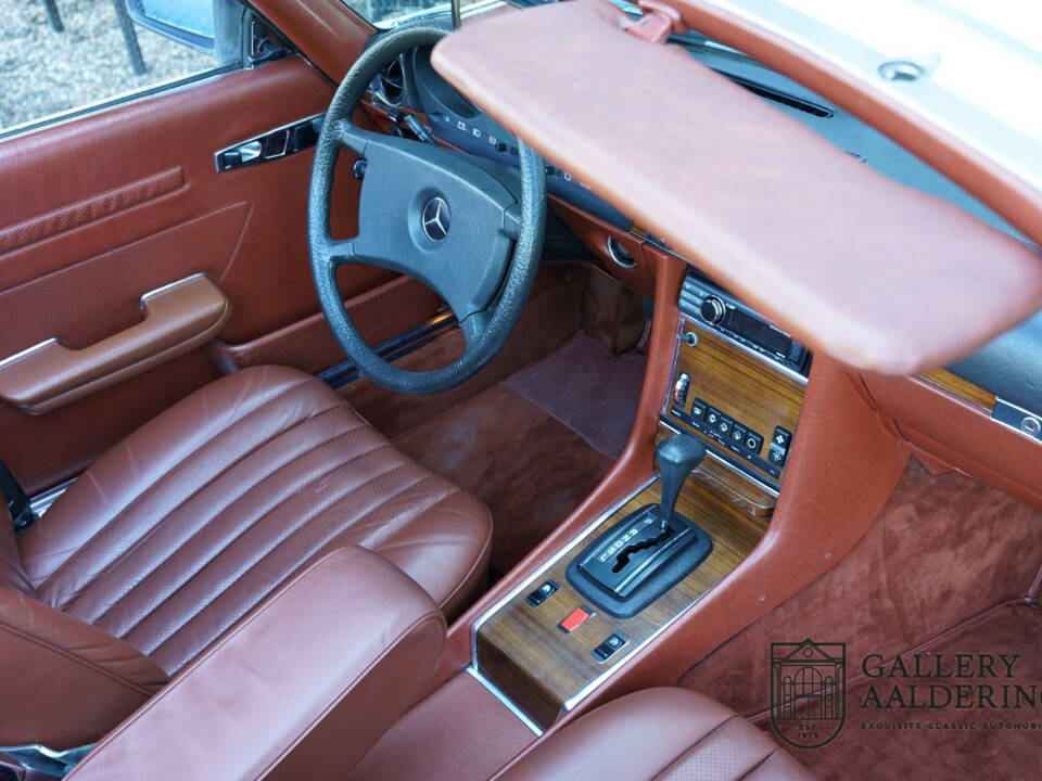 Imagen 9/50 de Mercedes-Benz 380 SL (1982)