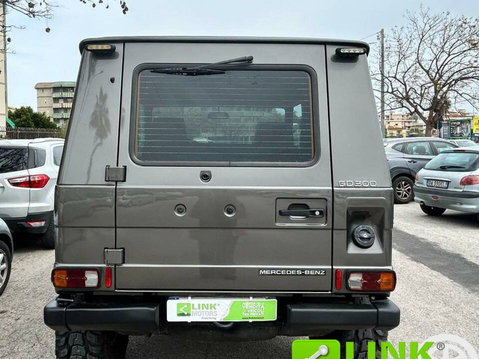 Image 8/10 de Mercedes-Benz 300 GD (SWB) (1980)