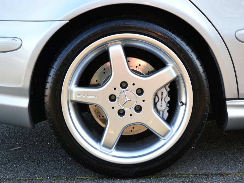 Imagen 49/100 de Mercedes-Benz E 55 AMG (2003)