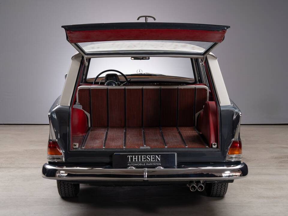 Bild 31/34 von Mercedes-Benz 230 S Universal (1967)