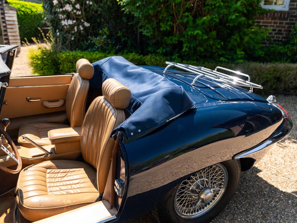 Image 60/86 de Jaguar E-Type (1967)