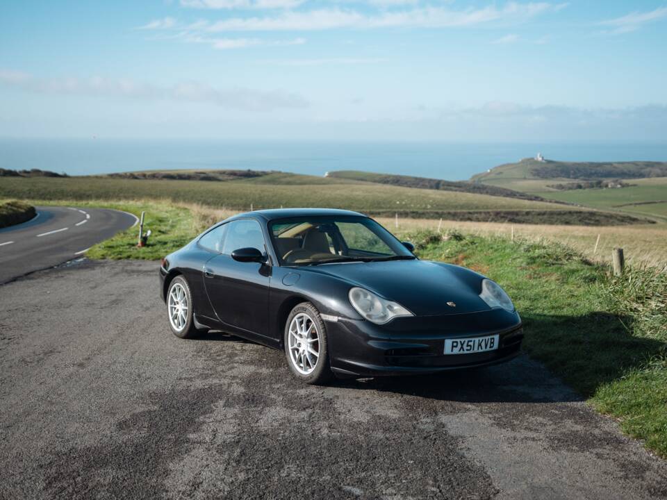Image 30/50 of Porsche 911 Carrera 4 (2001)