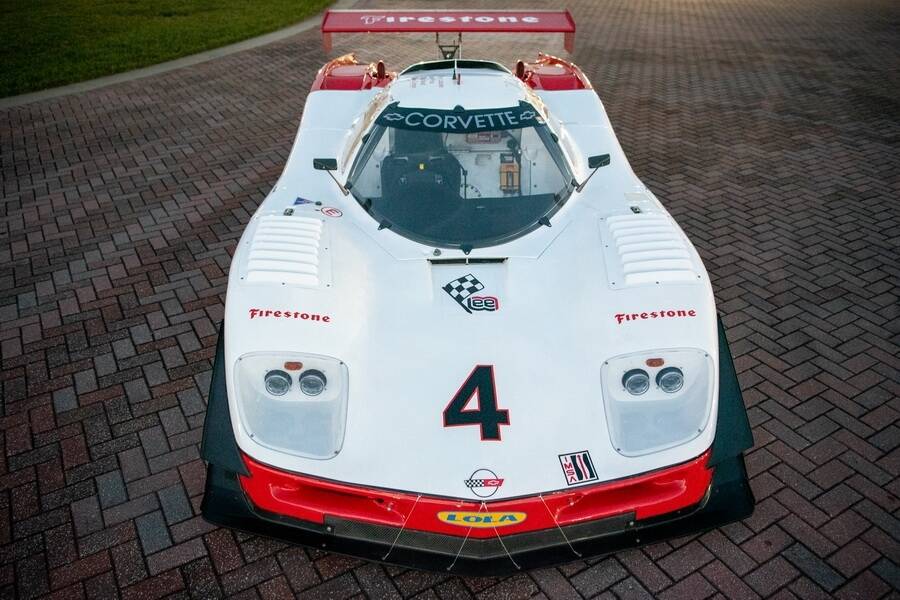 Image 12/28 of Lola T711 (1984)