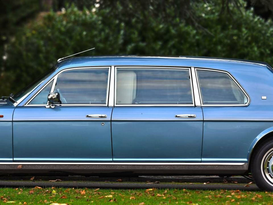 Image 3/50 of Rolls-Royce Silver Spur III (1995)