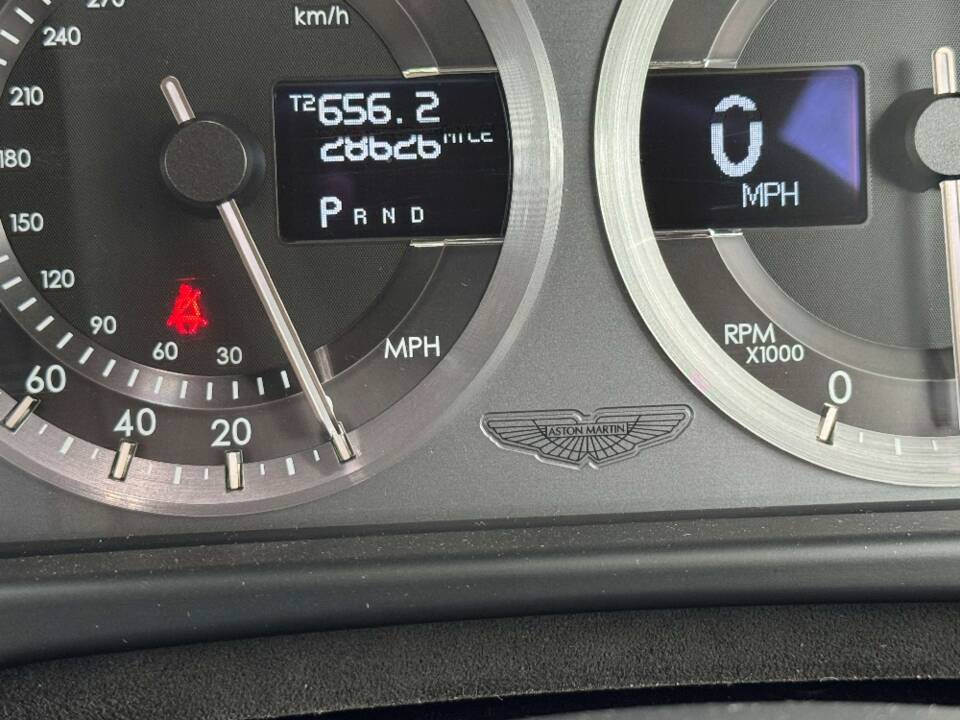 Image 36/48 of Aston Martin DB 9 Volante (2007)