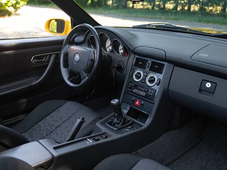 Immagine 32/50 di Mercedes-Benz SLK 200 (1997)
