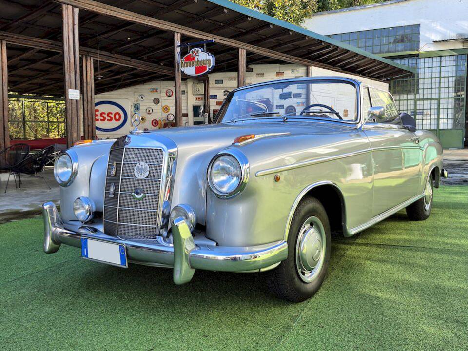 Image 5/61 de Mercedes-Benz 220 S Cabriolet (1957)