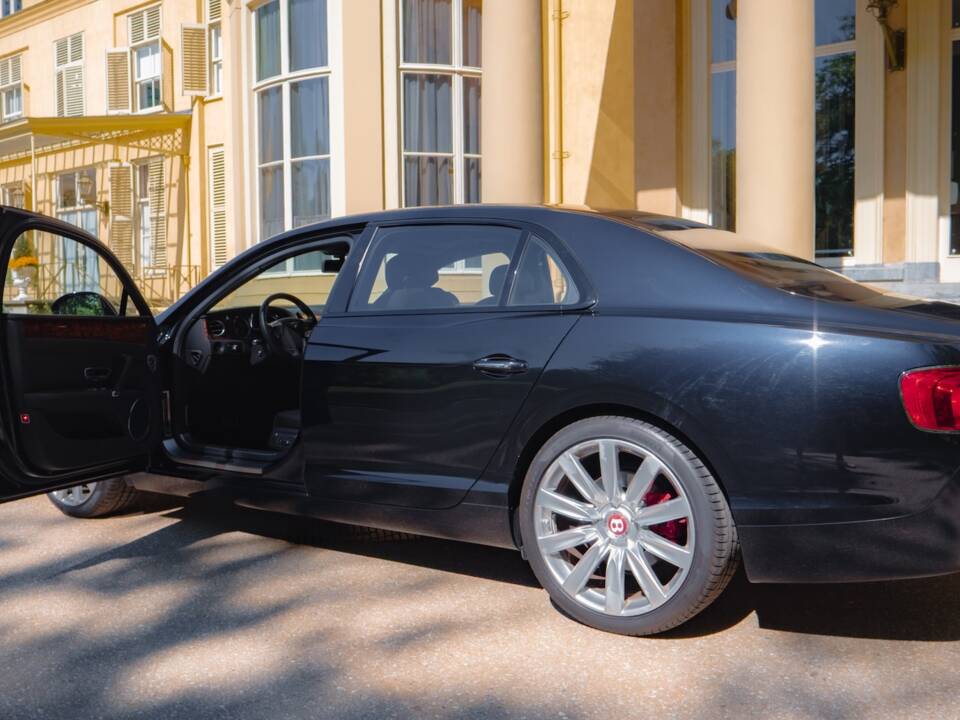 Imagen 10/68 de Bentley Flying Spur V8 S (2017)