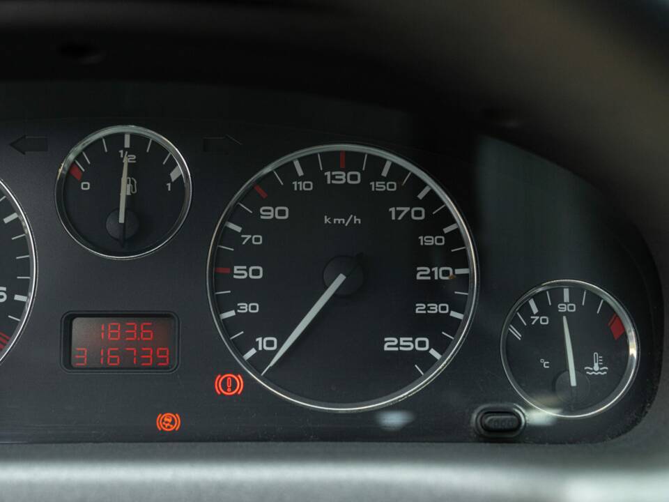 Imagen 41/48 de Peugeot 406 Coupé 2.0 16V (2000)