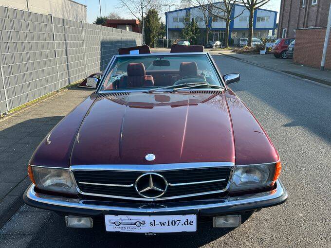 Image 5/17 of Mercedes-Benz 280 SL (1985)