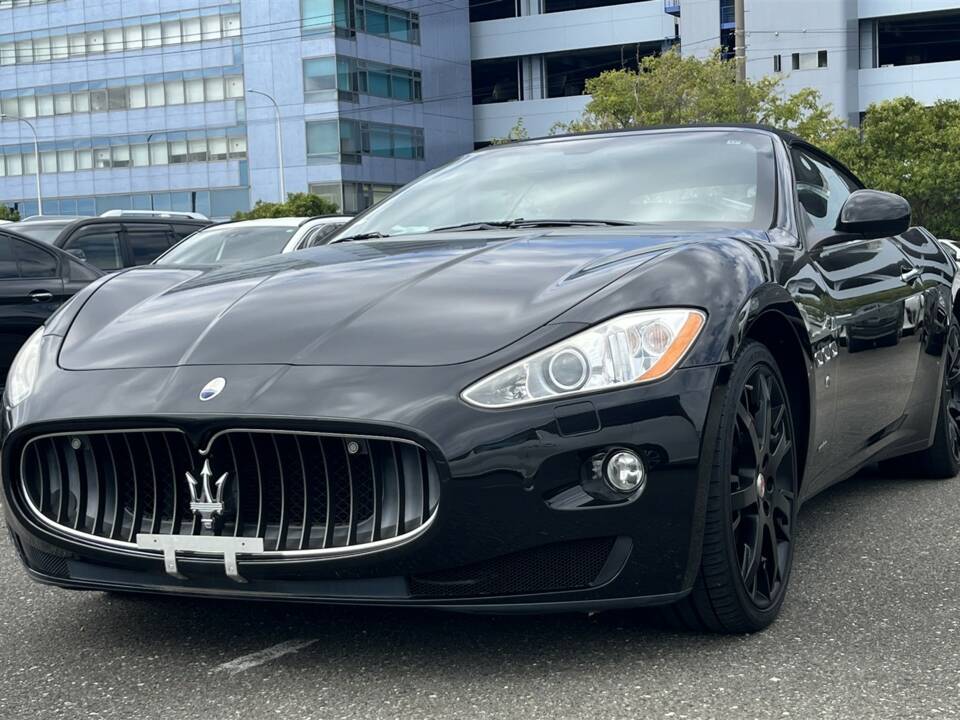 Image 3/42 de Maserati GranCabrio 4.7 (2010)