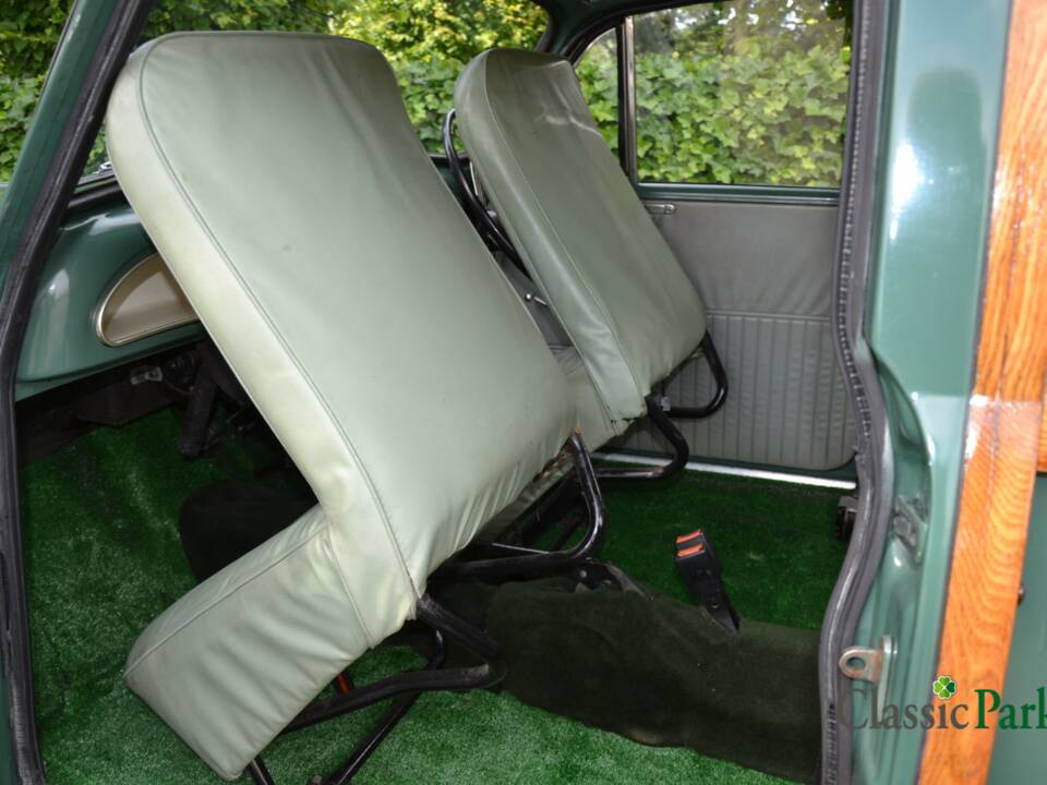 Image 23/50 of Morris Minor 1000 Traveller (1964)