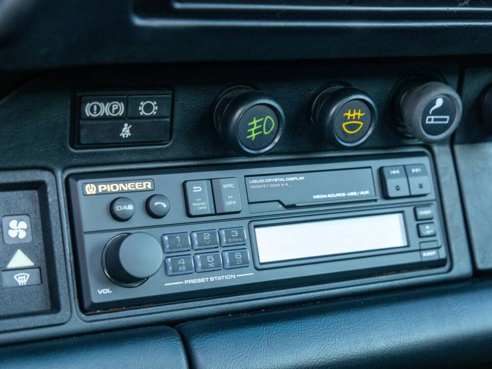 Bild 43/50 von Porsche 911 Carrera 3.2 (1988)