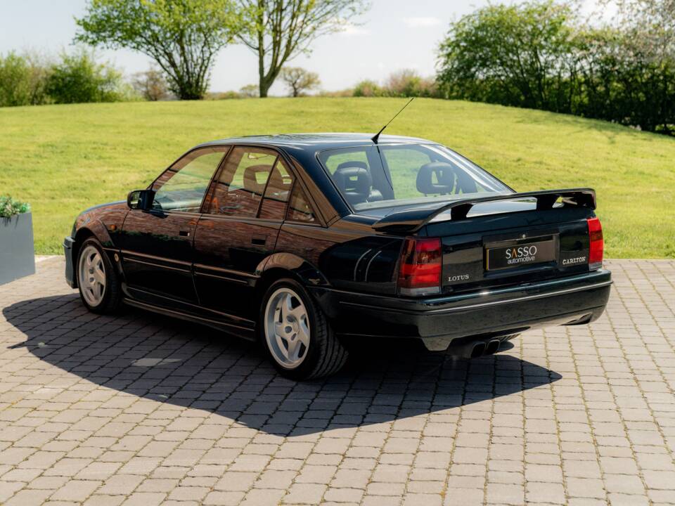 Image 75/75 of Lotus Carlton (1991)