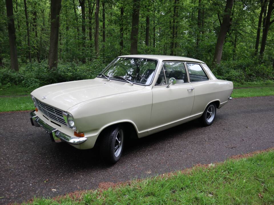 Bild 8/55 von Opel Kadett 1,1 S (1971)