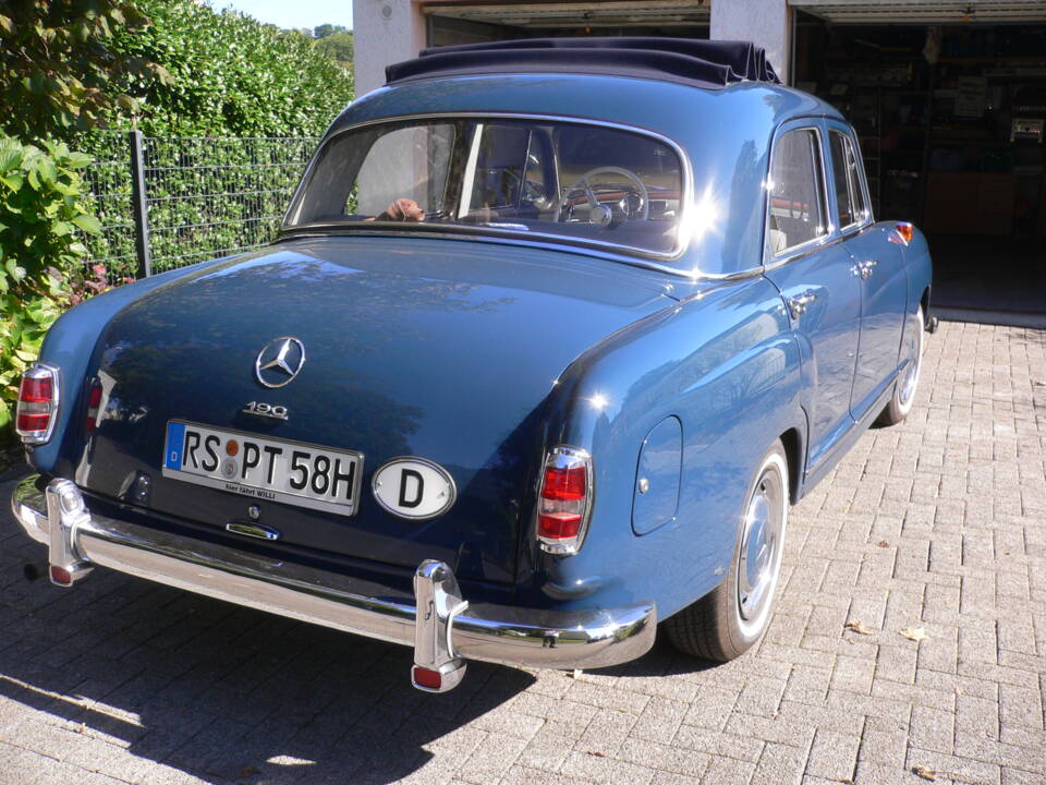Image 2/5 of Mercedes-Benz 190 (1958)