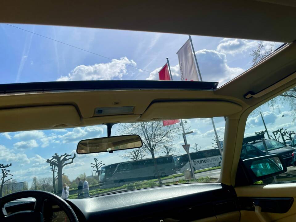 Bild 39/65 von Mercedes-Benz 380 SEC (1983)