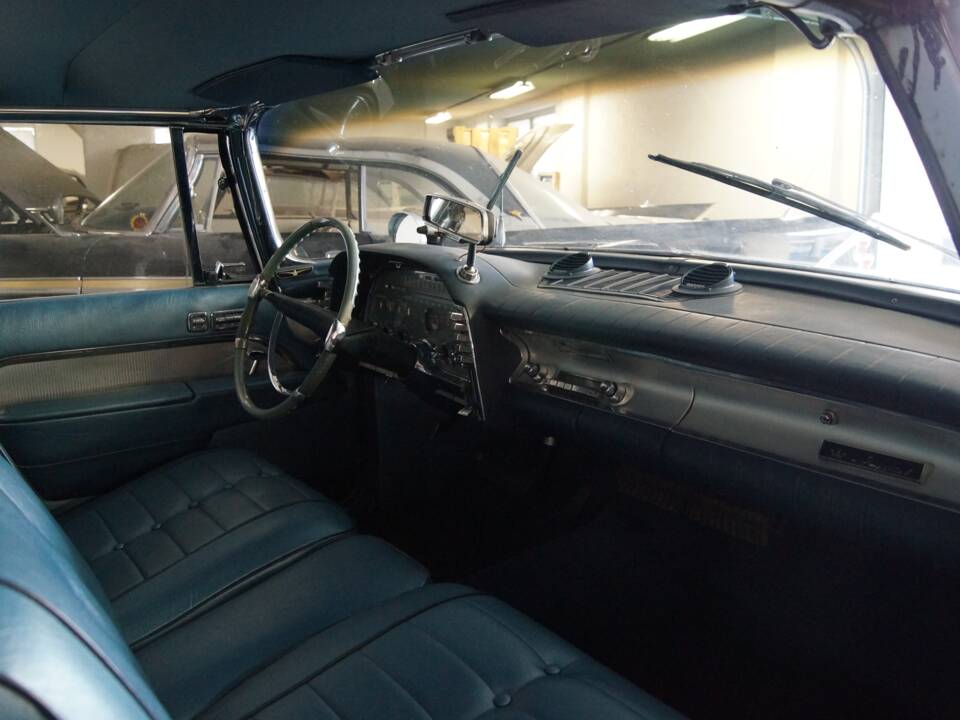 Image 5/5 of Imperial Crown Coupé (1959)