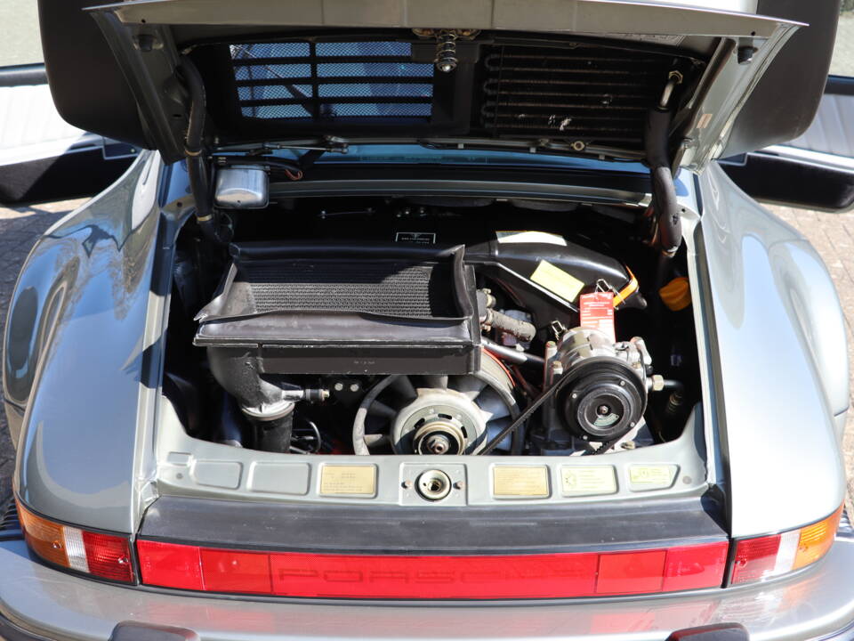 Imagen 40/52 de Porsche 911 Turbo 3.3 (1987)