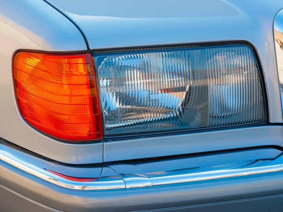 Image 17/21 of Mercedes-Benz 500 SEL (1990)