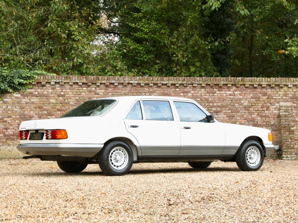 Bild 36/50 von Mercedes-Benz 380 SEL (1983)