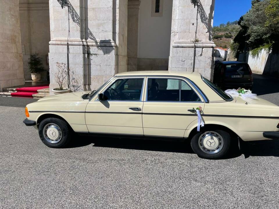 Bild 69/73 von Mercedes-Benz 300 D (1977)