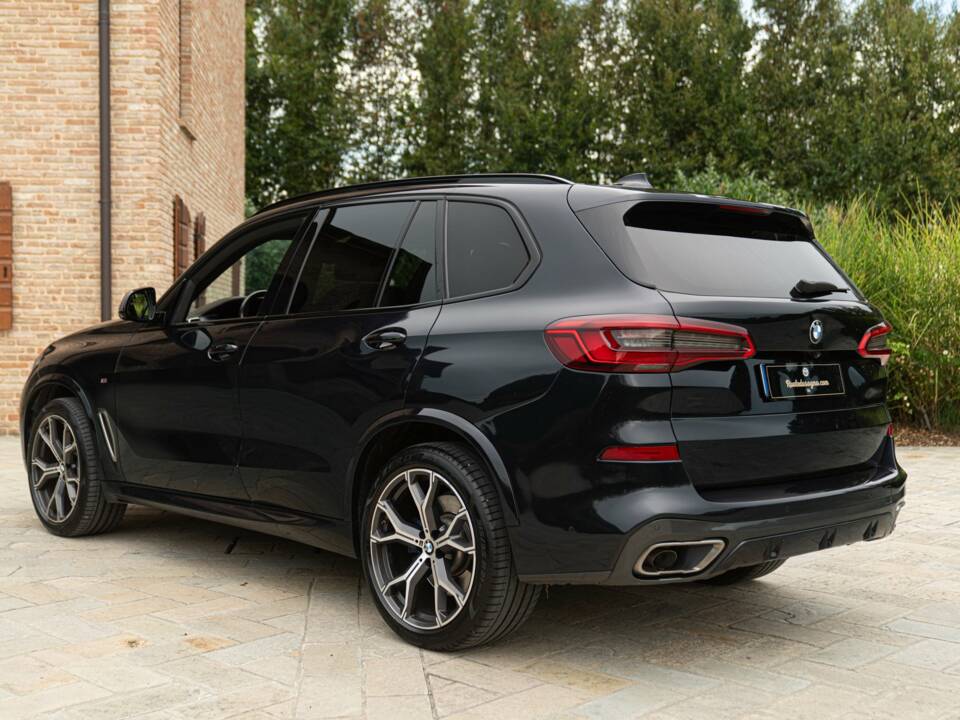 Bild 6/50 von BMW X5 M50d (2019)