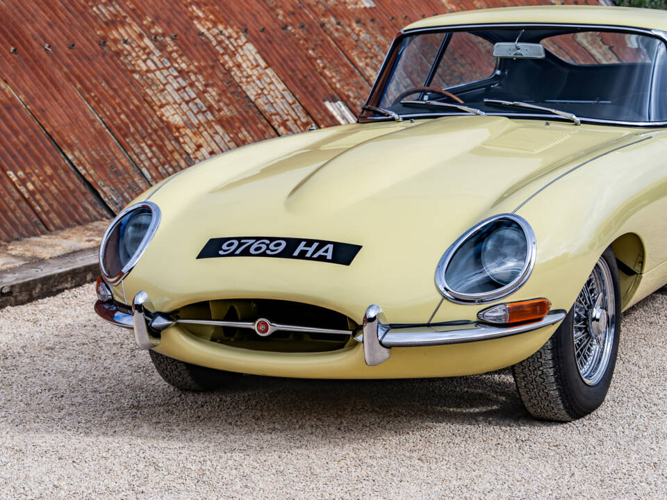 Image 16/38 of Jaguar Type E 3.8 (1963)