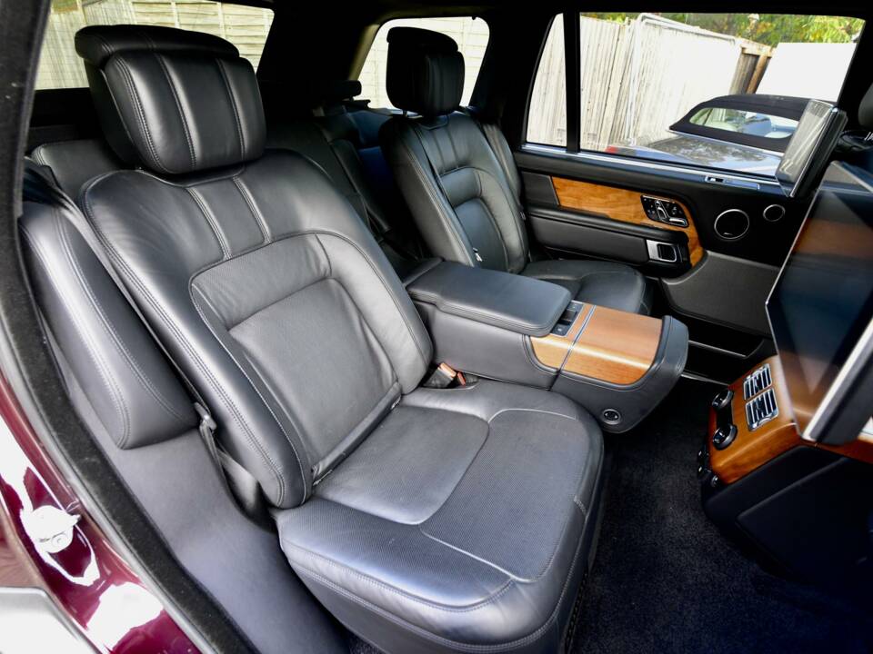 Image 44/50 of Land Rover Range Rover V8 SV Autobiography (2018)
