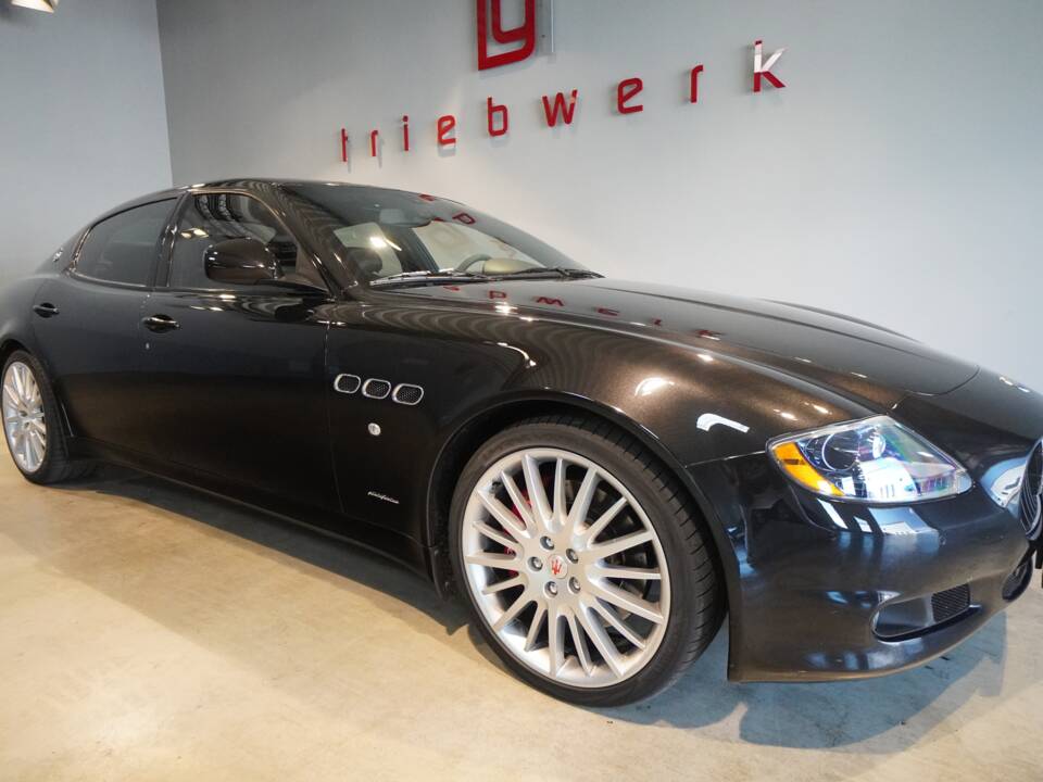 Image 16/23 of Maserati Quattroporte Sport GT S 4.7 (2012)