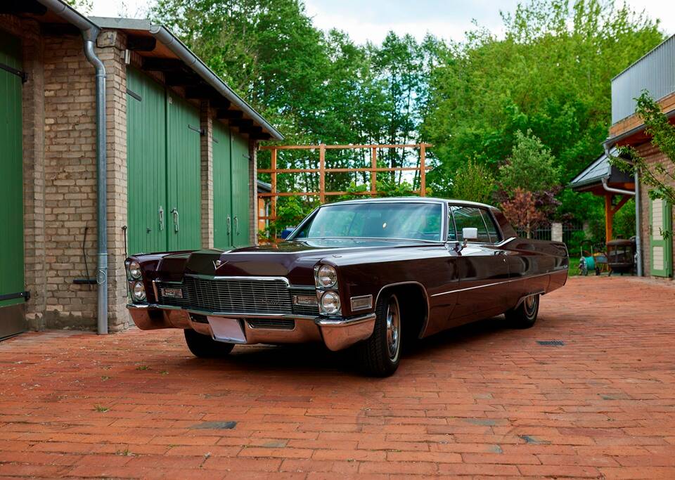 Bild 23/200 von Cadillac Coupe DeVille (1968)