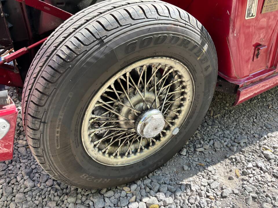 Image 30/50 of Triumph Herald 1200 (1965)