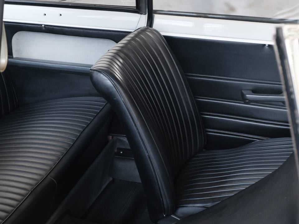 Image 31/50 of BMW 700 LS Luxus (1965)