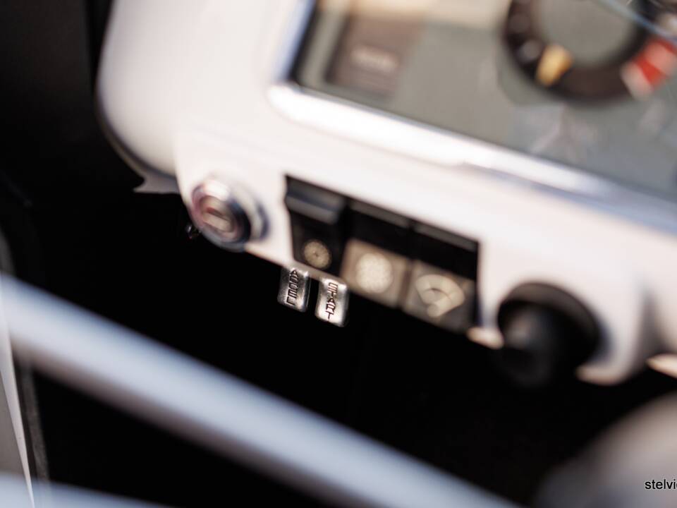 Image 33/40 de Alfa Romeo Giulia 1600 TI (1967)