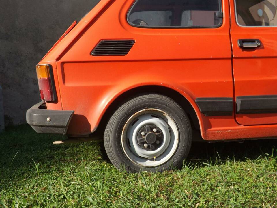 Image 13/50 de FIAT 126 (1981)
