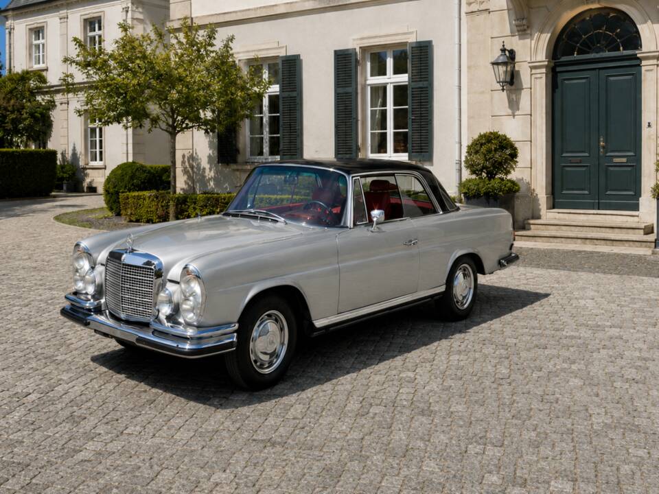 Bild 4/19 von Mercedes-Benz 280 SE 3,5 (1970)