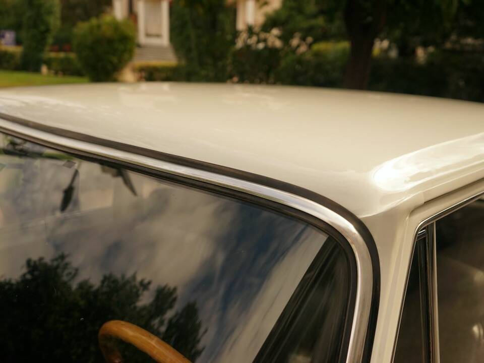 Image 29/100 of Alfa Romeo Giulia Nuova Super 1300 (1977)