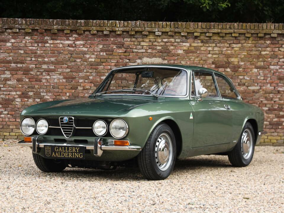 Bild 28/50 von Alfa Romeo 1750 GT Veloce (1971)