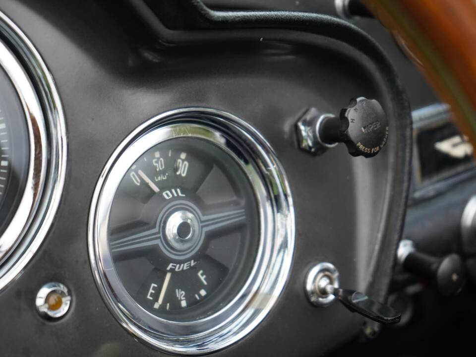 Imagen 31/32 de Aston Martin DB 2/4 Mk III (1959)