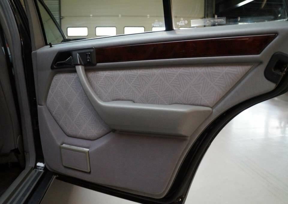 Bild 48/50 von Mercedes-Benz E 280 T (1994)