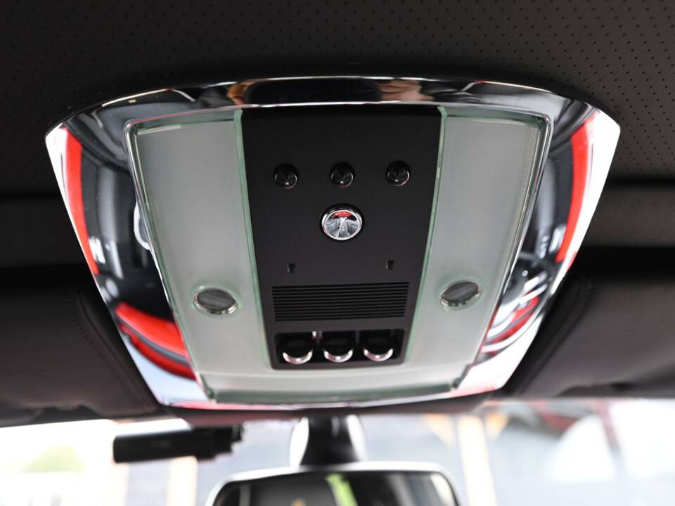 Image 45/50 of Rolls-Royce Phantom VII (2016)