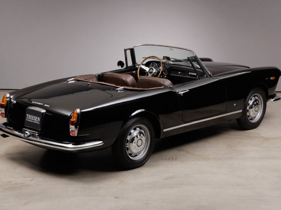 Image 13/36 of Alfa Romeo 2600 Spider (1963)