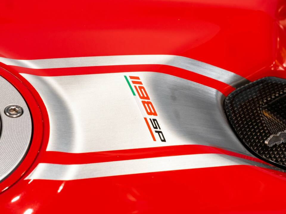 Immagine 42/50 di Ducati DUMMY (2011)