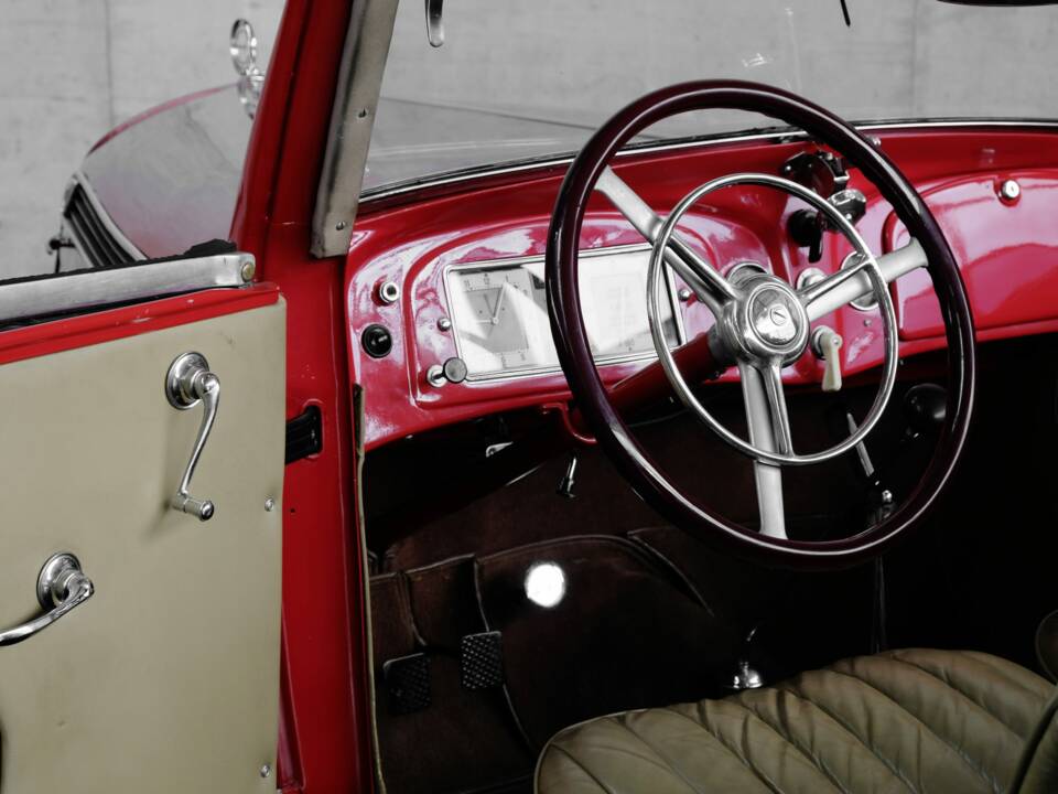 Bild 17/46 von Steyr 220 &quot;Gläser&quot; (1939)
