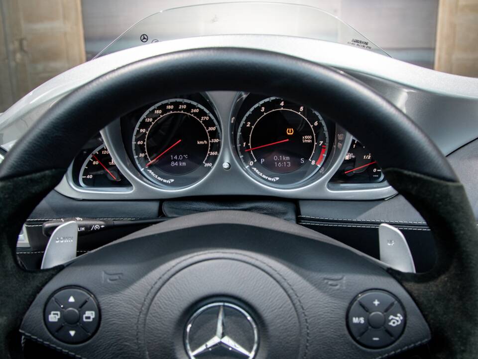 Image 22/28 of Mercedes-Benz SLR McLaren 722 S (2009)